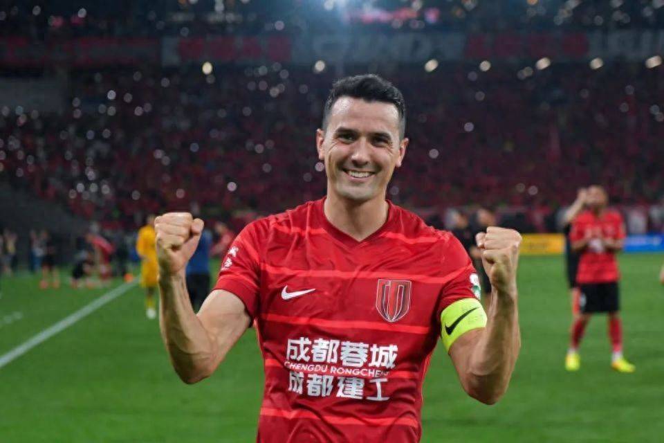 火博平台 -里程碑夜!成都蓉城远射贴柱,法甲冲刺阶段刷纪录,态度坚定,赛程密集仍需轮换的简单介绍